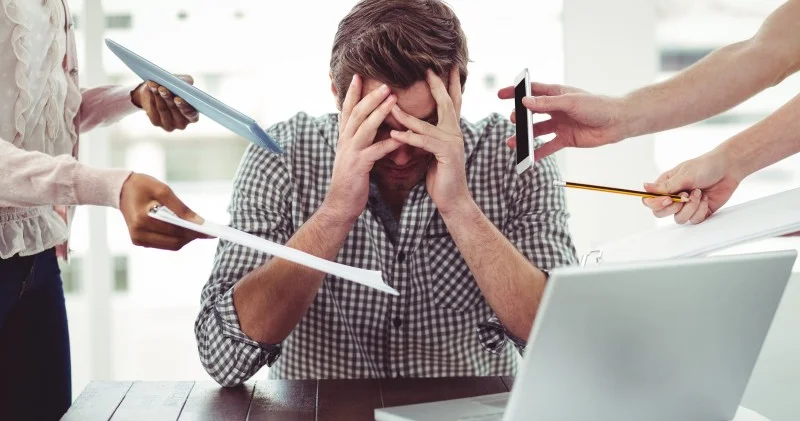 Səhər stress, axşan stress... Şəhər həyatı adamı içdən yeyir