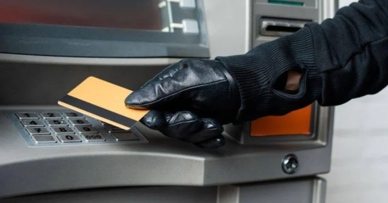 Азербайджанцы продолжают терять деньги с карт МИНУС 20 ТЫСЯЧ ЗА СРЕДУ