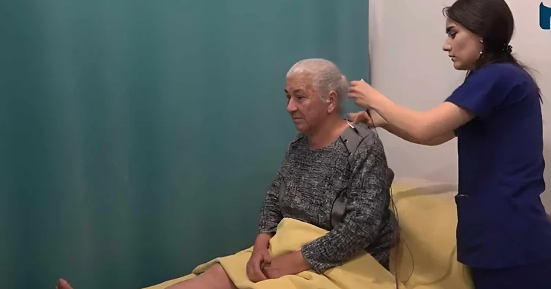 Boyun, diz ağrılarından əziyyət çəkən Pasiyent hekayəsi Video