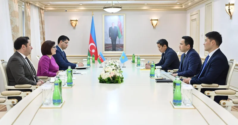 Azərbaycan və Qazaxıstan parlamentləri arasında münasibətlərə dair fikir mübadiləsi aparılıb
