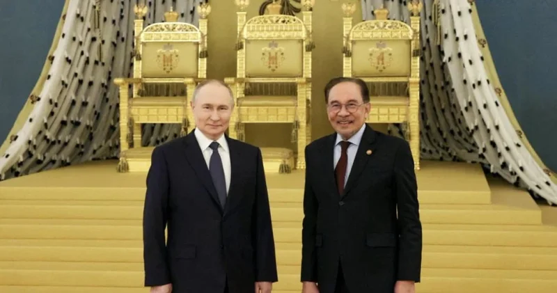 Putinlə Ənvər İbrahim arasında “taxt” dialoqu VİDEO FOTO