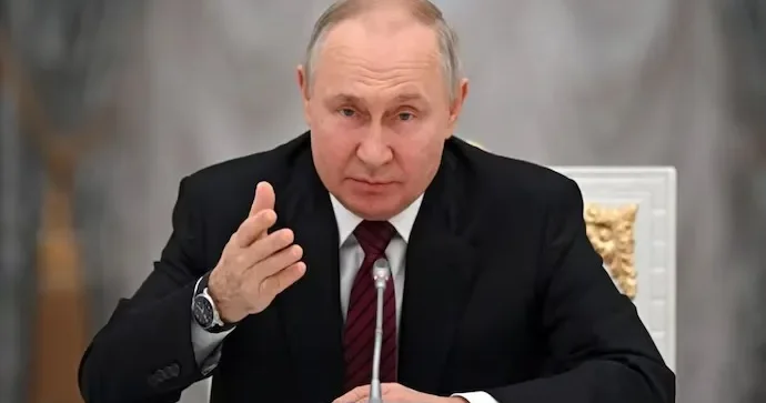 Putin Lavrov və Şoyqu ilə görüşdü