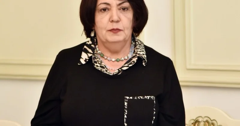 Salam, müəllimə Kamalə Abiyeva yazır