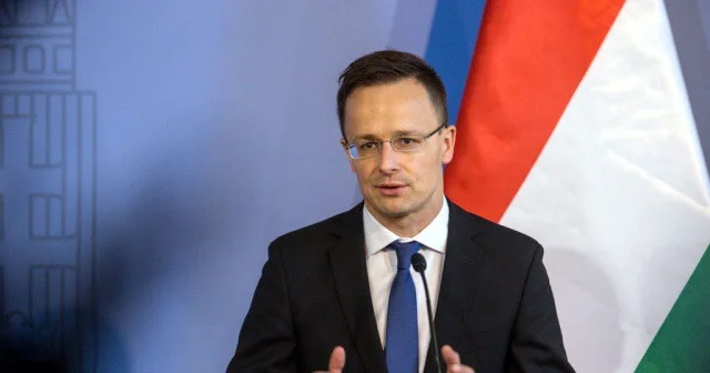 Siyyarto: Ukrayna NATO üçün təhlükəlidir