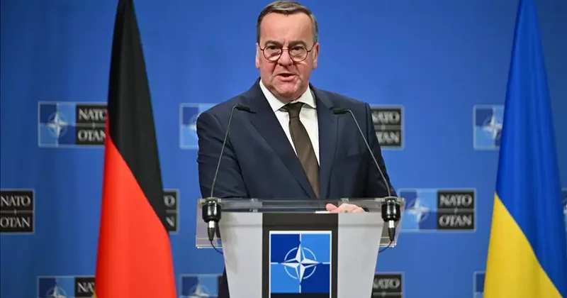 Almaniyanın müdafiə naziri: Müharibəyə son qoymaq Putinin əlindədir
