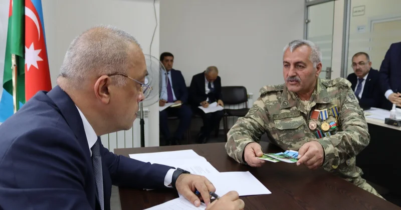 Zaur Mikayılov Naftalanda vətəndaşları qəbul edib