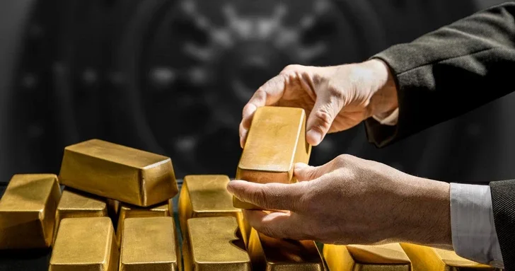 Цена золота на бирже Comex опустилась ниже отметки 4 600 долларов за тройскую унцию