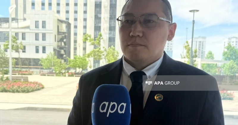 Qazaxıstanlı politoloq: Azərbaycan Qərblə Şərqi birləşdirən əsas oyunçulardan biridir