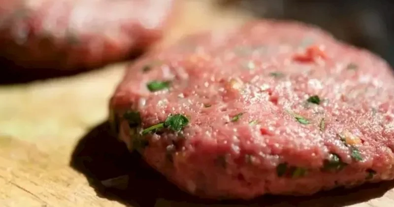 Yumurta əvəzinə bunu vursanız kotletləriniz tavada dağılmayacaq
