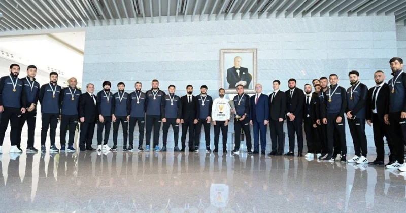Dövlət qurumları arasında minifutbol turnirinin qalibi olan SOCAR komandası ilə görüş FOTOLAR