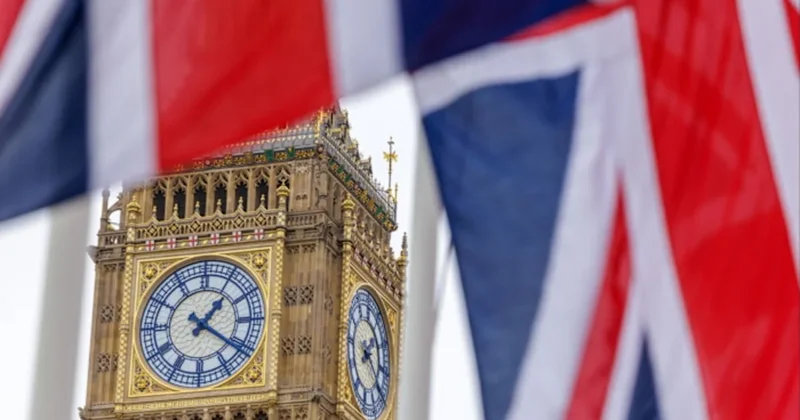 FT: Борьба за отставку Стармера может парализовать госаппарат в Британии