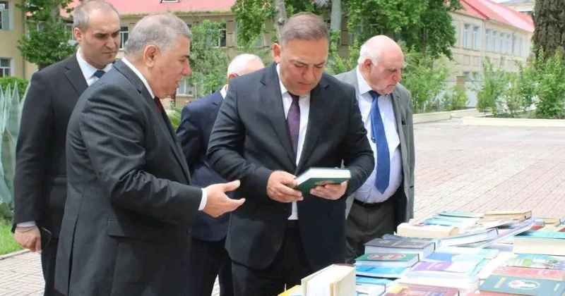 Mingəçevir Dövlət Universitetinə 500 elmi kitab hədiyyə edilib