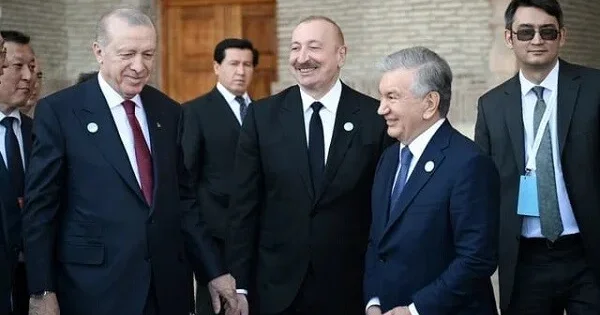 Türküstanda günə damğa vuran kadrlar Foto