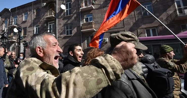 ​Ermənistanda seçki gərginliyi yüksəlir Müxalifət partiyalarının ofislərində axtarışlar aparılır