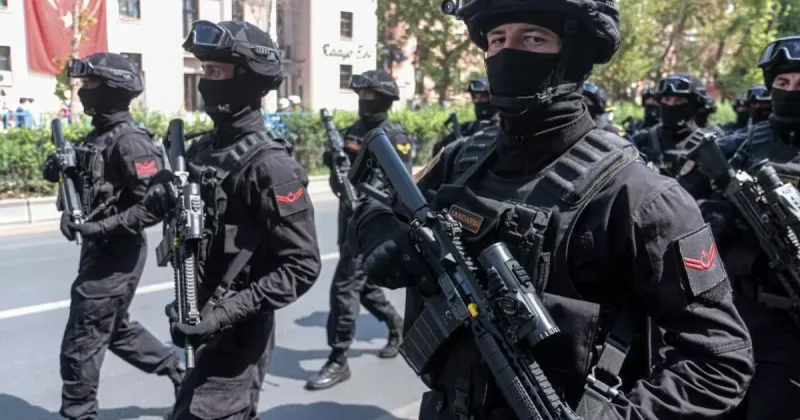 В Турции задержали 12 человек по делу Имамоглу