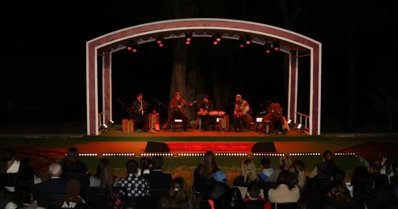 “Turan” Etno Folk Ansamblı “Xarıbülbül” musiqi festivalında çıxış edib FOTO VİDEO