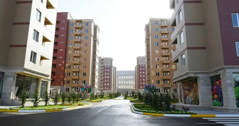 Kirayədə yaşayanlar cərimələnir: Problem böyüyür