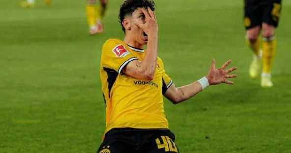 Dortmund Borussiya sı 18 yaşlı forvardla yeni müqavilə bağladı RƏSMİ