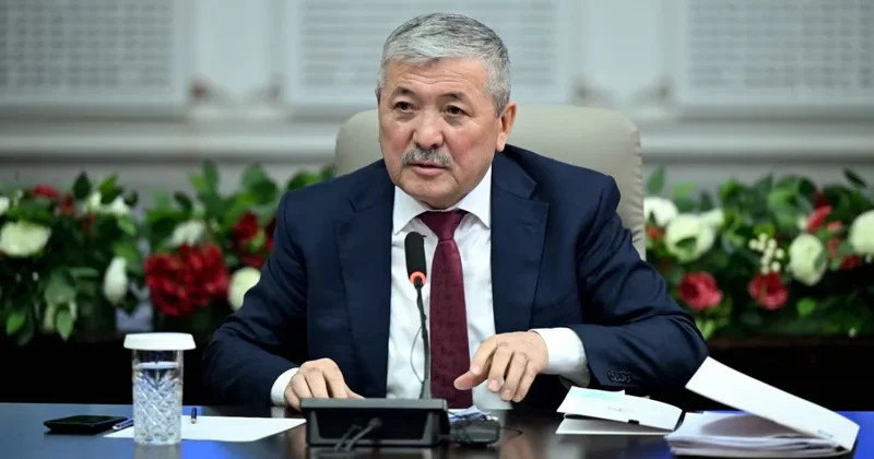 Baş nazir dövlət qulluqçularına tapşırdı: “İşə pencəksiz gəlin”