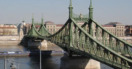 Buda və Peşti birləşdirən körpülər KONKRET