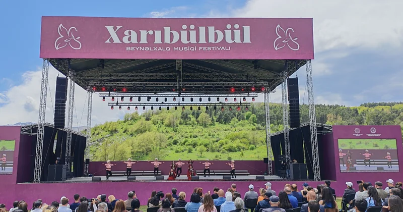 “Xarıbülbül” festivalı: Cıdır düzündə qardaş xalqların musiqi və rəqs bayramı