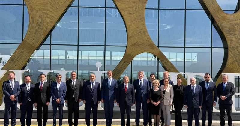 Slovakiya parlamentinin nümayəndə heyəti Füzuli, Şuşa, Xankəndi və Ağdam şəhərlərinə səfər edib FOTO
