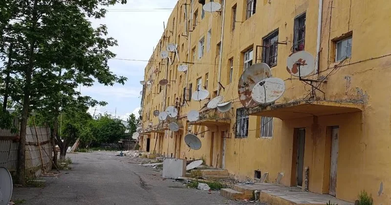 Bu binaların söküntüsünə başlanıldı, sakinlər kirayə evlərə yerləşdirildi FOTO