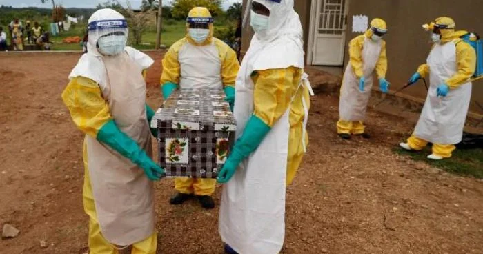 Uqandada Ebola yayıldı