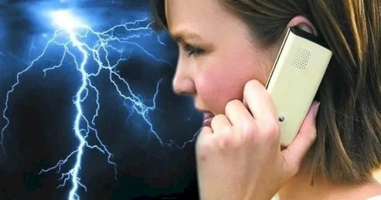 FHN əhaliyə müraciət etdi: bu ərazilərdən uzaq durun, telefonla danışmayın