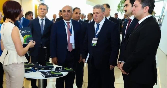 Dövrümüzün zərif inqilabı sayılan “Dairəvi İqtisadiyyat” mövzusunda yeni kitab təqdim olundu
