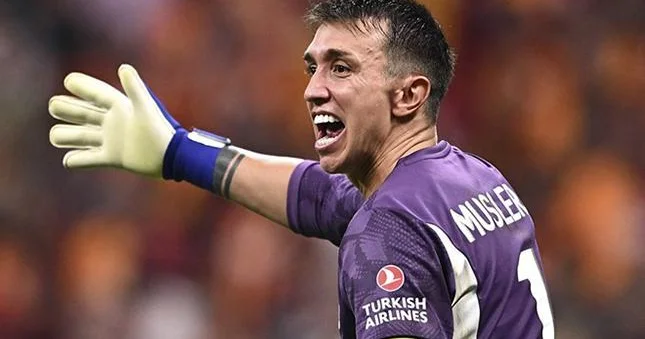 Muslera bu klubla razılaşdı