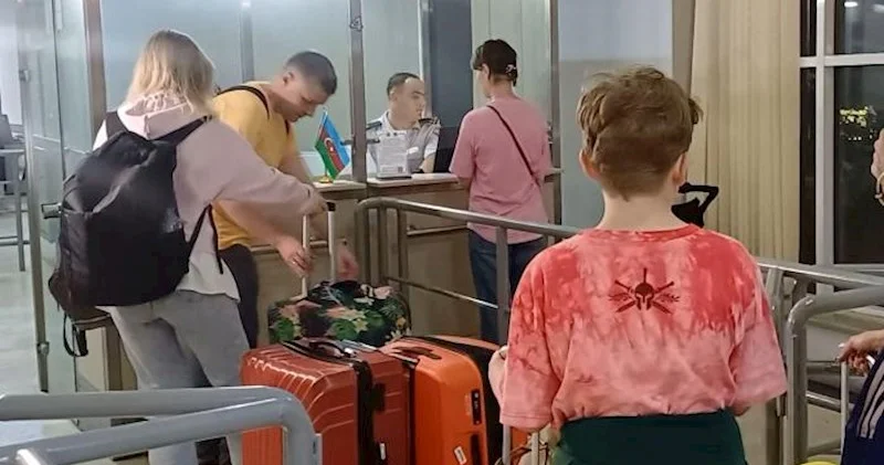 İranda çalışan rusiyalı mütəxəssislər və ailə üzvləri Azərbaycana keçib