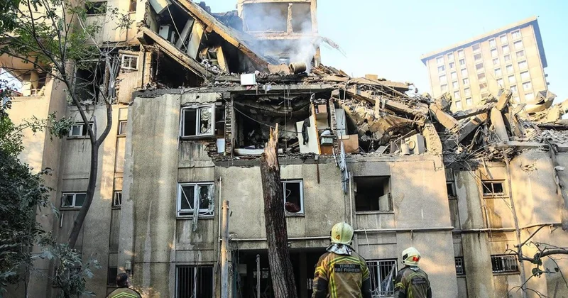 CNN: Иранцы в панике покидают города, опасаясь новых ударов Израиля