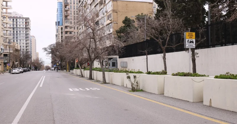 Bakıda xəstəxanaların qarşısında minib düşmə yerləri yaradıldı