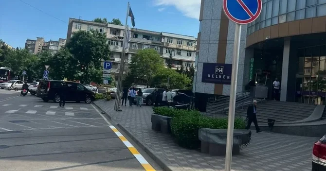 Bakında bu ünvanlarda parklanma yerlərinin bəzi hissəsi ləğv edildi SƏBƏB