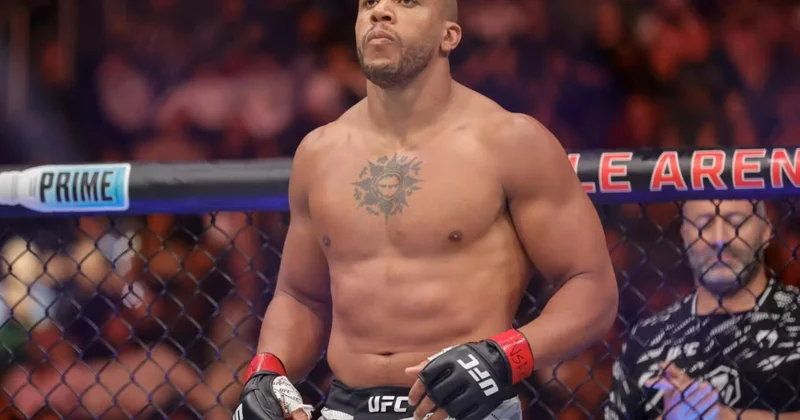 UFC White House: Сириль Ган нокаутировал Алекса Перейру в бою за пояс в тяжелом весе ВИДЕО