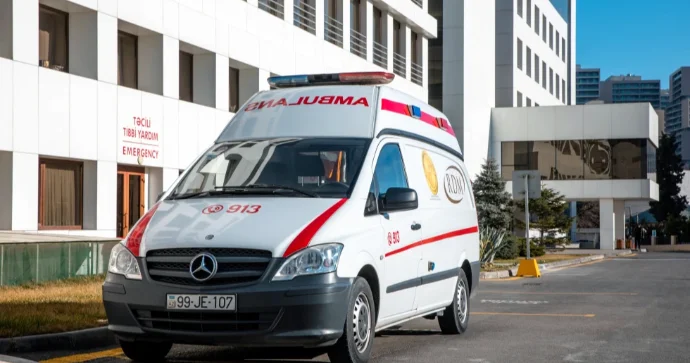Oğuzda “Hundai”ağaca çırpıldı Bir ailə xəstəxanaya yerləşdirilidi