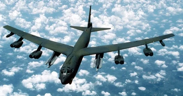 В США упал стратегический бомбардировщик B 52