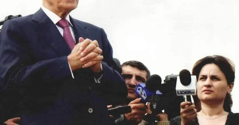 Tarixi yaşayanlar və tarixi yaradanlar Tarix yaradan liderin media siyasəti