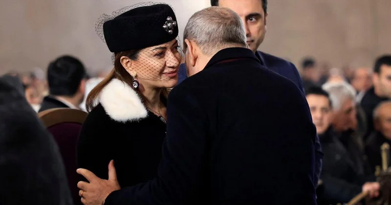 Paşinyan həyat yoldaşını 1 ci Xanımların Qlobal Akademiyasının Nyu Yorkdakı tədbirinə yollayır...