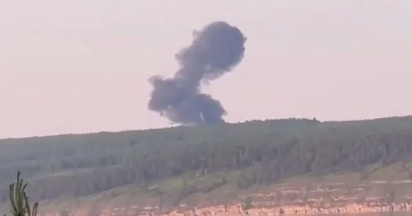 Rusiyada bombardmançı təyyarə qəzaya uğradı VİDEO
