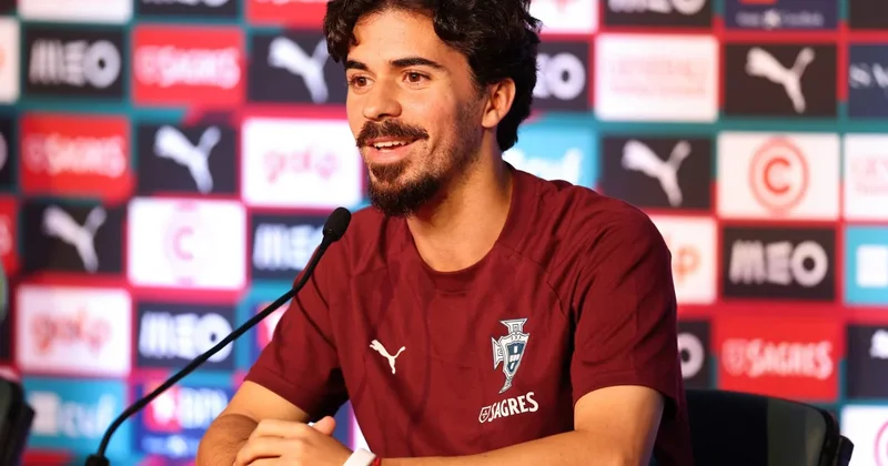 Portuqaliyanın baş nazirindən millinin futbolçularına anlamlı hədiyyə
