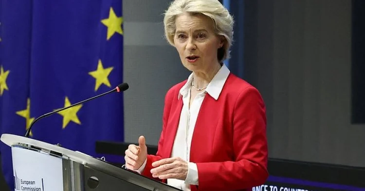 Leyen Hörmüz boğazının dərhal açılmasını tələb edib