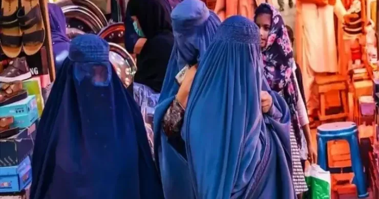 Bu ölkəyə gedəndə burka geyinmək qadağandır