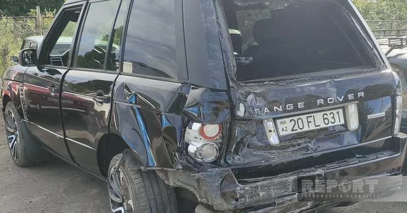 В Гяндже при столкновении внедорожника с автобусом пострадали четыре человека