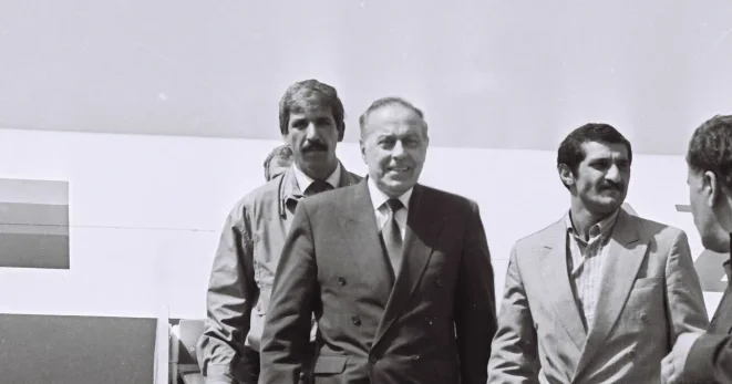 Heydər Əliyevin qətiyyətli addımları Azərbaycan xalqı üçün milli özünəqayıdışın başlanğıcı oldu ŞƏRH