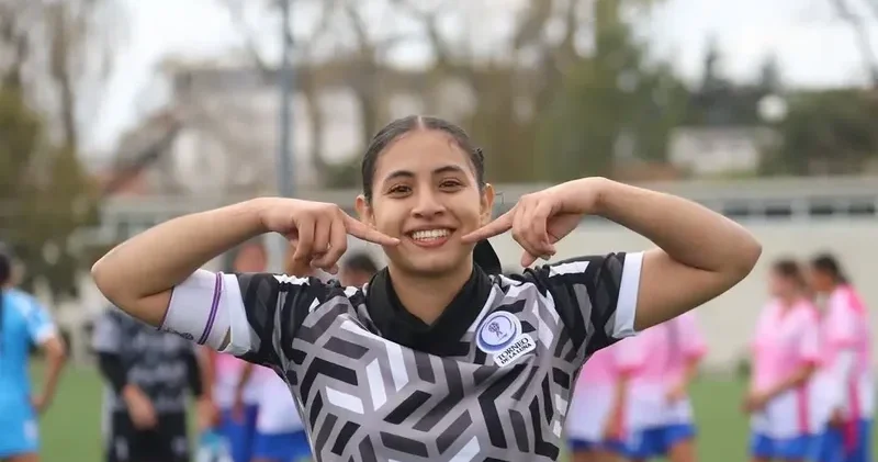 Meksikada 19 yaşlı futbolçu evində ölü tapıldı