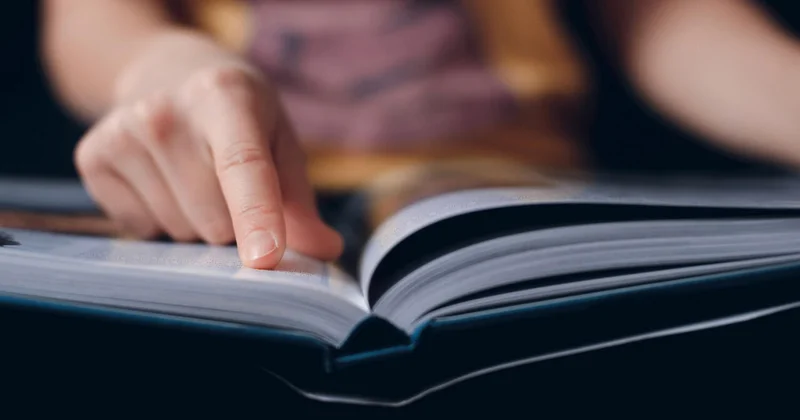 Ученые нашли неожиданные преимущества у чтения бумажных книг