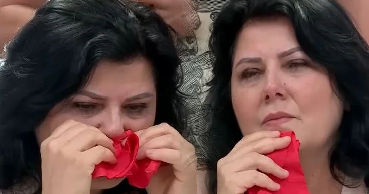 Anası ilə bağlı hədiyyə Zülfiyyəni ağlatdı Video