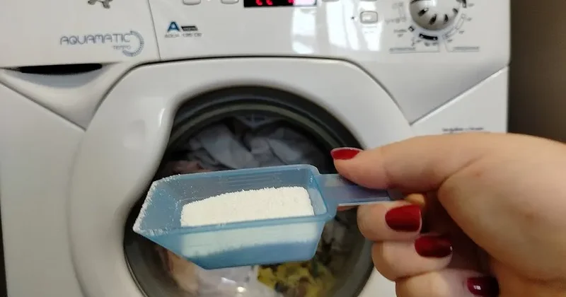 Sadəcə bir qaşıq tökün: Paltarlarınız təzə kimi olacaq
